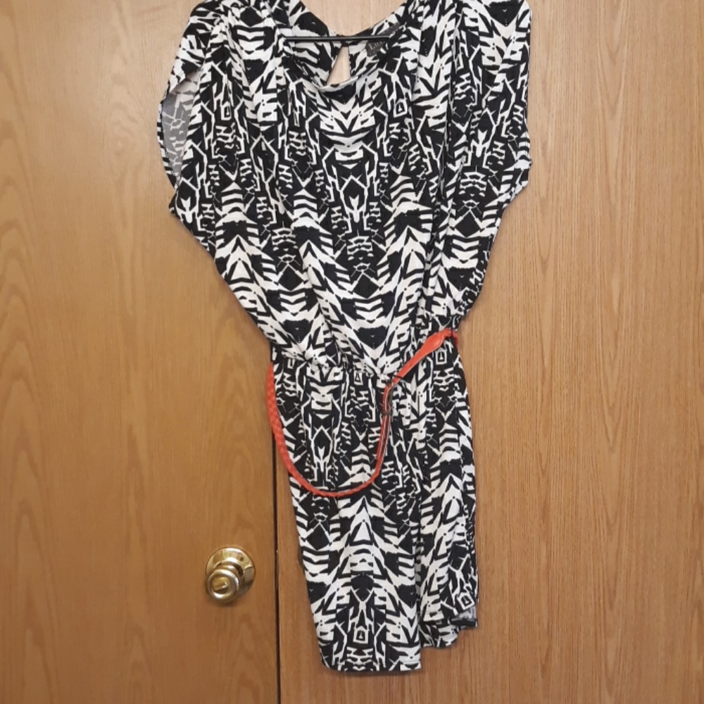 Dress - Picture 1 of 2